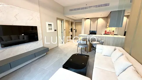 Corner Unit | Park View | Furnished