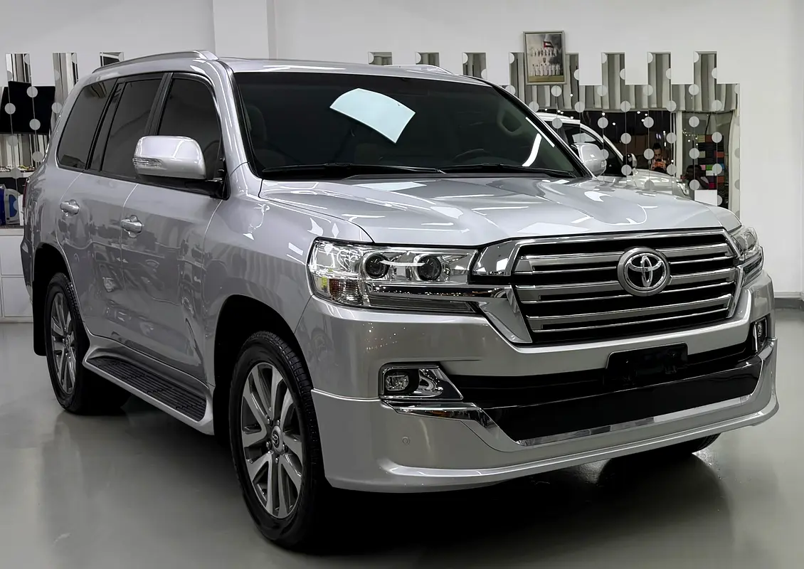 Toyota Land Cruiser 2017 — photo 1 of 20
