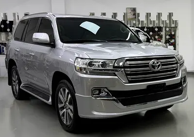 GCC .. FSH .. Perfect Condition .. V6 .. 2 keys ..sunroof