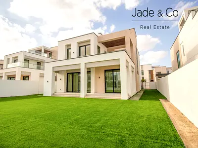 Community Expert | Vacant | Park Backing View