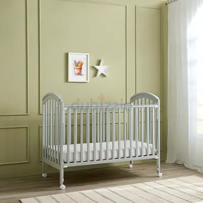 Wooden Crib Adjustable
