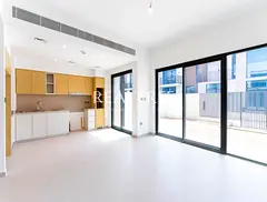 Vacant Now | Single Row 3BR | On to Pool and Park
