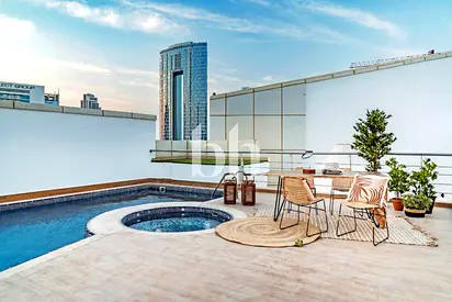 Penthouse | Luxury | Waterfront Living