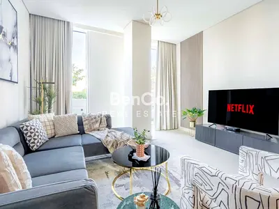 Spacious Elegant | Promenade Access | Furnished