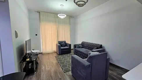 FULLY FURNISHED | CHILLER FREE BUILDING | VACANT