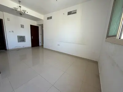 Brand new 2bhk flat wiith balcony central ac & gas family building near to musalla park only 40k