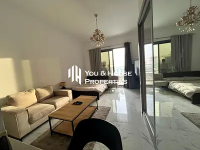 استوديو مفروش | برج جولدن دريم 1 | الوصول إلى الشرفة والمسبح