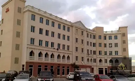 Front Shop | Roundabout Facing | 2 Doors | Large