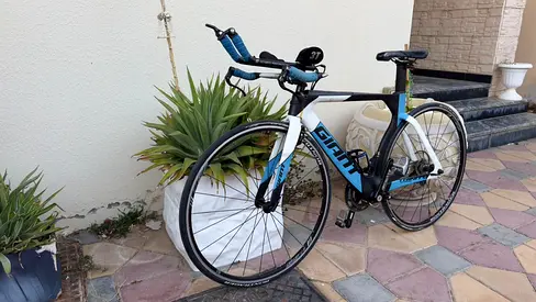 Giant Bike / Triathlon / Time-trial Racing Bike with Aerobars - like new