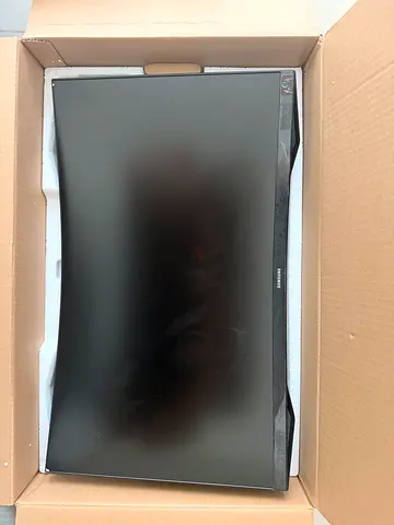 Samsung curved monitor - good condition, in original box