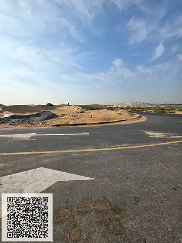 قطعة أرض للبيع على زاوية شارع تجاري وسكني بارتفاع طابقين + أرض