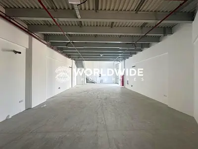 عرض مميز! مستودع للإيجار بمساحة ٢٥٠٠ قدم مربع في منطقة عجمان الصناعية