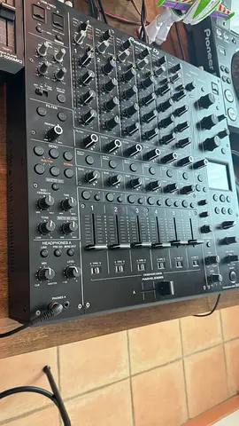 Pioneer V10 DJ Mixer - 6 Channel, Fully Working, never left the studio