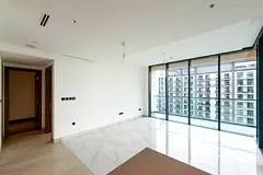 Spacious | Stunning View | Study Room