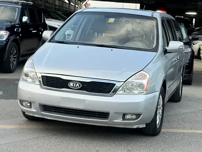 Kia Sedona Limited 2011 - American Specs