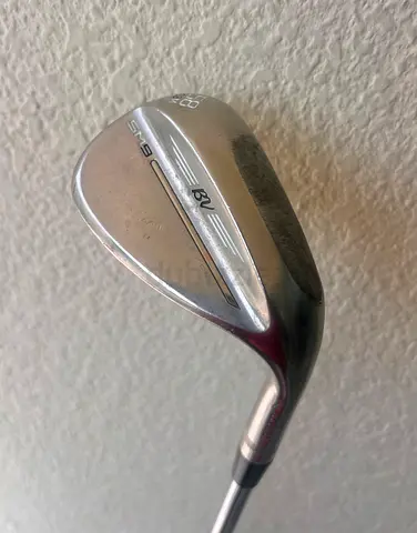 Im selling my Titleist Vokey SM8 58° wedge — used, good condition