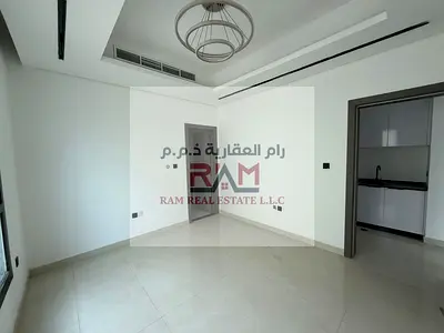 فيلا فاخرة للبيع في منطقه الزاهيه