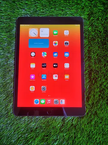 ipad 7th generation 32GB 
Delivery available