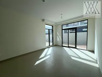 SPACIOUS SIZE | PRIME LOCATION | SINGLE ROW