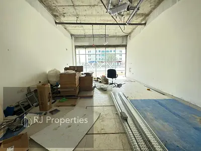 30days free No Deposit LUXURY shop very prime lecation business area ready to move only jest 70k