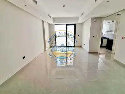 Limited Offer! Like-New 2 BHK Apartment with Free Parking