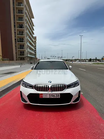 320i Luxury M Sport Package under 5 years Warranty and Service.