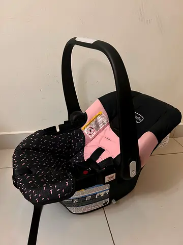 Brand New infant car seat - good condition