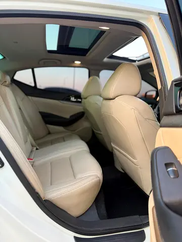 2017 Nissan MAXIMA 照片 9