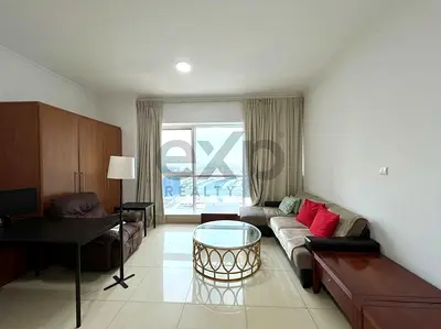 Tenanted | Marina View | Mid Floor