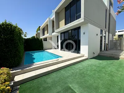 PRIVATE POOL | VACANT NOW | EXCLUSIVE