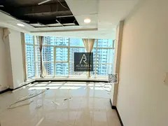 Prime location - 11 offices - Gas station - Parking - Air conditioning - Free - Sea view - Immediate