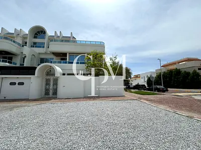 فيلا تجارية فاخرة | متعددة الصالات | موقع مرموق