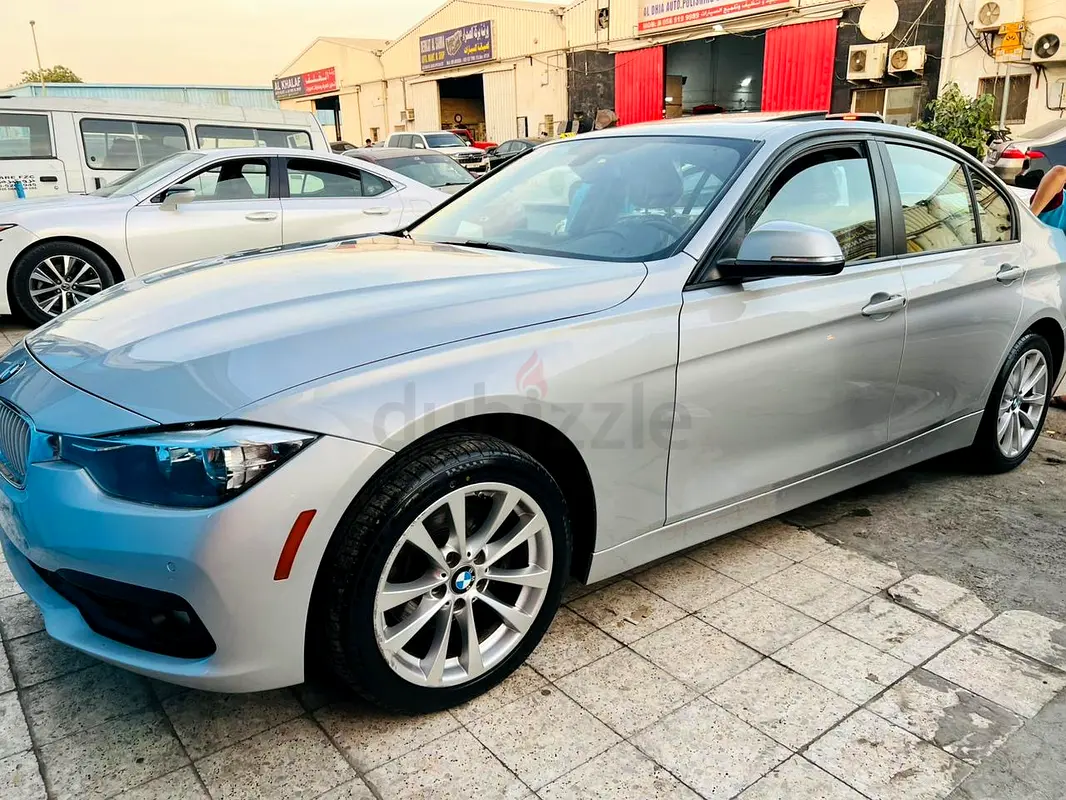 320i