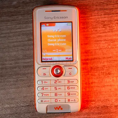 Sony Ericsson W200i