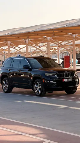 JEEP GRAND CHEROKEE LIMITED 2022 - ORIGINAL PAINT FULL AGENCY SERVICE HISTORY