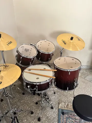 Pearl roadshow acoustic drumset