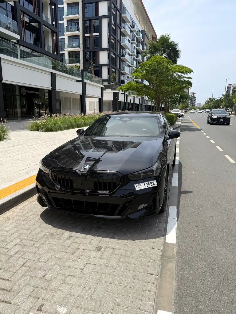 BMW 5-Series 2024 — photo 1 of 5