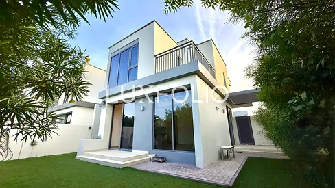 Large Corner Plot | Landscaped | Vacant