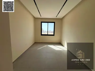 اشيك وافخم شقة اول ساكن تتكون من غرفة نوم ماستر _صالة واسعة _مطبخ مجهز _2 حمام _صيانة كاملة علي المالك _قريب من موقع الخدمات _السعر الافضل بعجمان