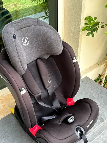 Maxi cosi Titan 0 to 12 yo