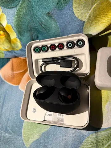 Sony Wireless Earbuds with Charging Case- Model no: wx1000xm5