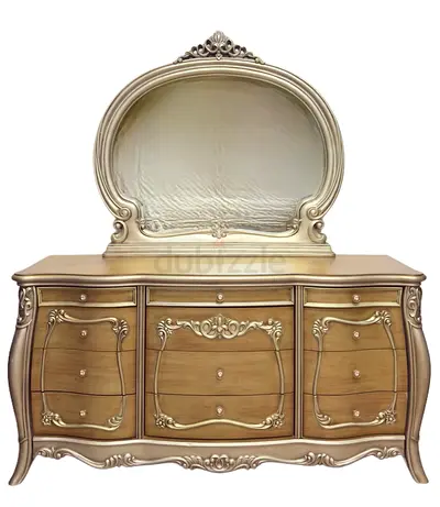 Elegant Vintage Dresser with Mirror