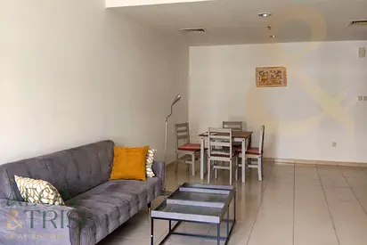 Large Studio IWell Maintained I Excellent Location