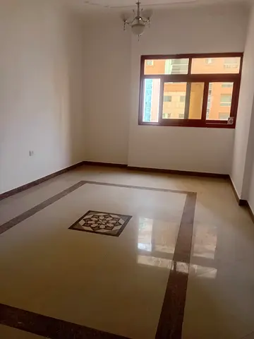 شقة مميزة للإيجار توفر سكن مريح وعملي تتكون من غرفة وصالة بتوزيع جيد ومساحة مناسبة للمعيشة اليومية غرفة النوم هادئة وتوفر خصوصية وراحة والصالة واسعة ت