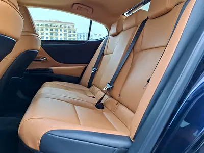 صورة 11 لـ 2023 Lexus ES-SERIES