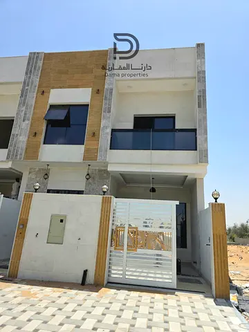 Elegant Townhouse for Sale – Al Helio Area, Ajman | 5 Bedrooms 📍 Location: Al Helio – Ajman 🏠 Available Units: 2 Villas with same specifications 📐 Details: Plot Size: 1,800 sq.ft 5 Spacious Bedrooms H