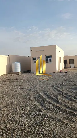 ساحة مفتوحة بموقع مميز للإيجار في منطقة السجعاء الصناعية – الشارقة