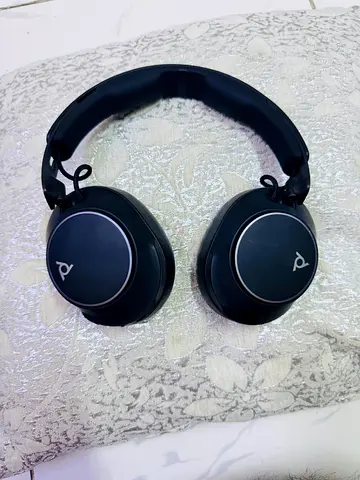Poly Voyager Surround 80 UC Wireless Headset