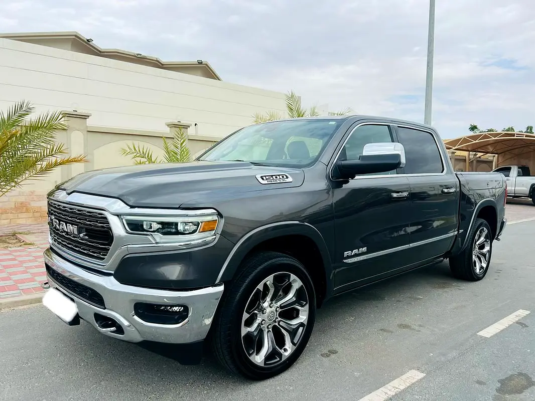 Dodge Ram 2022 — photo 1 of 10