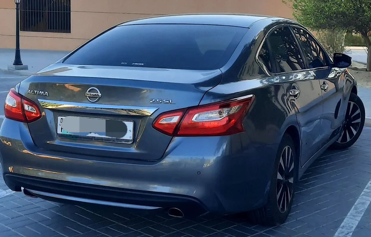 Nissan Altima 2017 — photo 1 of 12